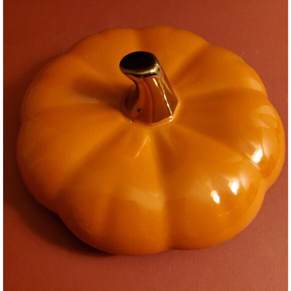 Crofton Pumpkin Casserole Dish with Lid - Picture 4 of 4